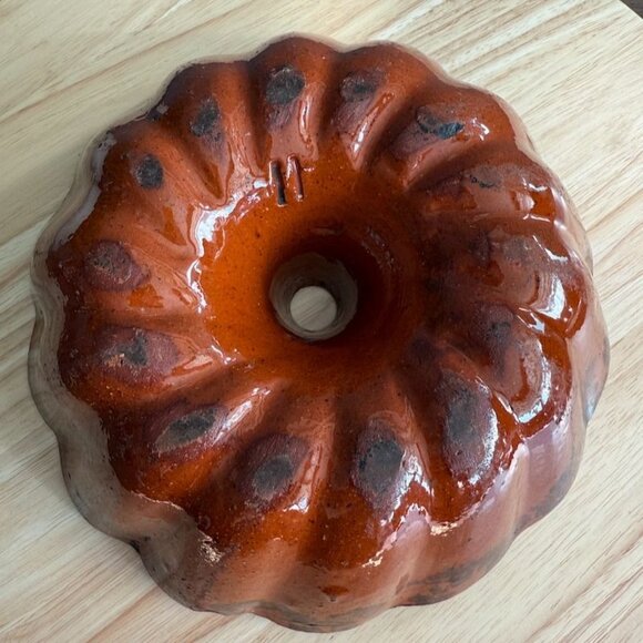 Vintage Primitive Bundt Mold Glazed Redware Pottery Cake Pan Swirl 9 x 3 - Picture 6 of 8